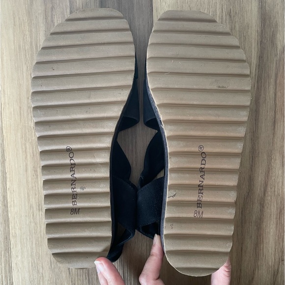 Bernardo Icons Lisa Black Suede Platform Flatform Sandal Size 8 EUC - Picture 7 of 11